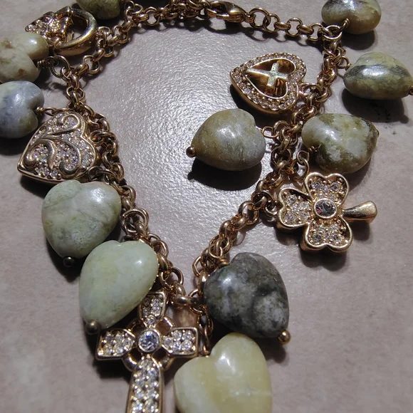 Vintage  Gold Tone Semi Precious Hearts And Bling Charm Bracelet/ 7 1/2 " - Picture 7 of 7